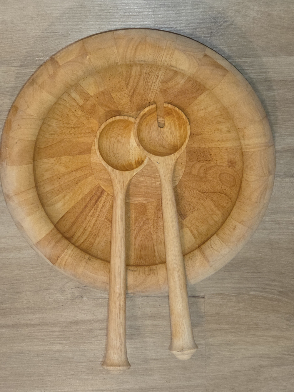 Crate&Barrel Natural Wood Tone Serving Bowl W/Utensils